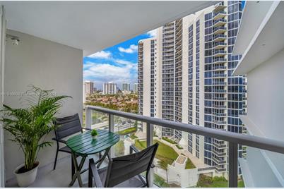 19201 N Collins Ave #1117, Sunny Isles Beach, FL 33160 - Photo 11