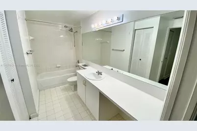19901 E Country Club Dr #2103, Aventura, FL 33180 - Photo 13