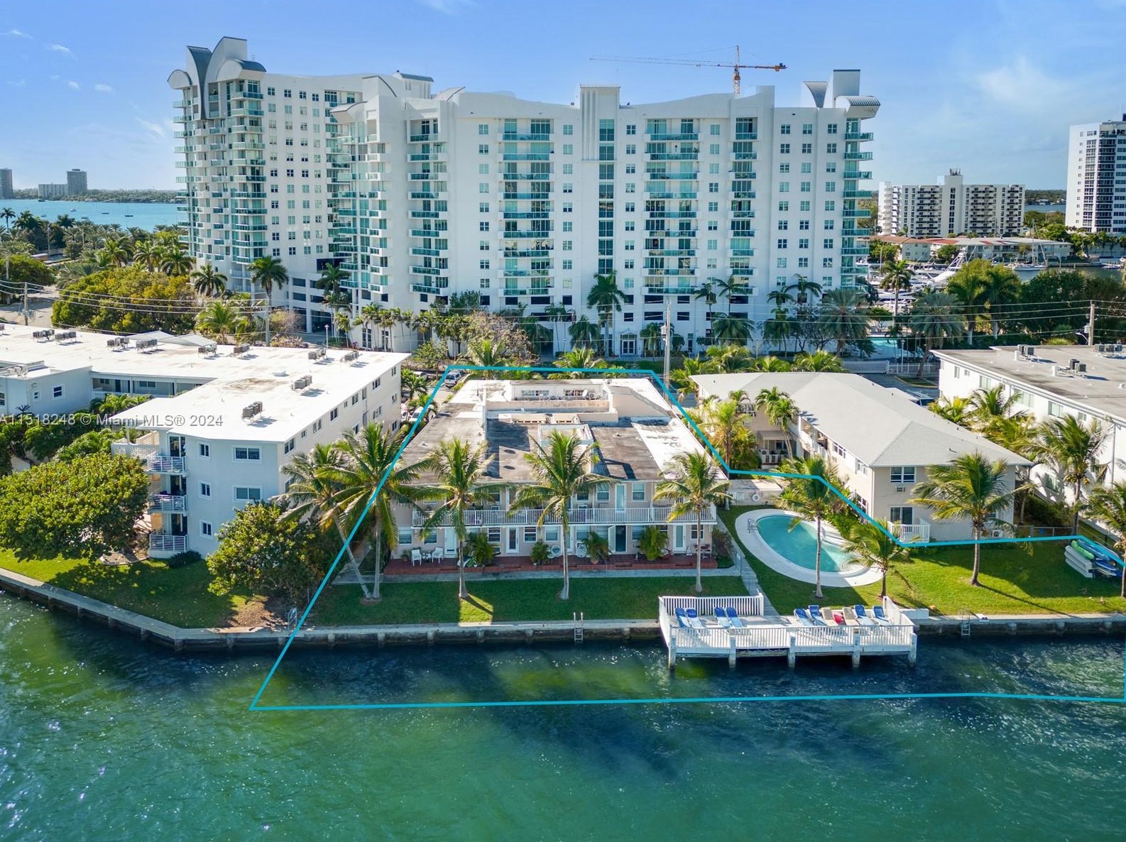 7909 East Dr, Miami FL  33141-3310 exterior