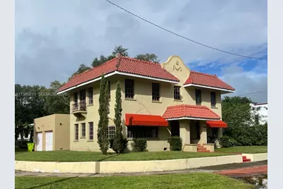 8900 NE 1st Ave #1, El Portal, FL 33138 - Photo 1