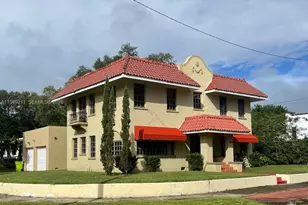 8900 NE 1st Ave, El Portal, FL 33138 - Photo 1