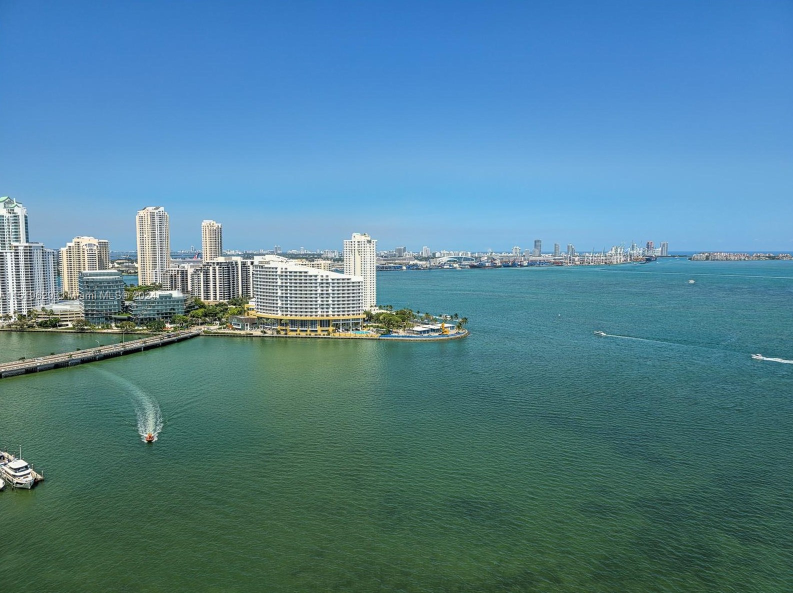 1155 Brickell Bay Dr, Miami FL 33131-2983 exterior