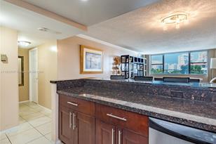 3180 S Ocean Dr, Hallandale Beach, FL 33009 - Photo 15