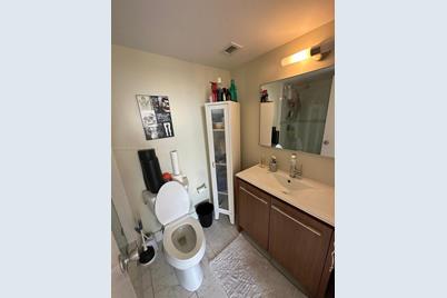 2000 NE 135th St #1004, North Miami, FL 33181 - Photo 17
