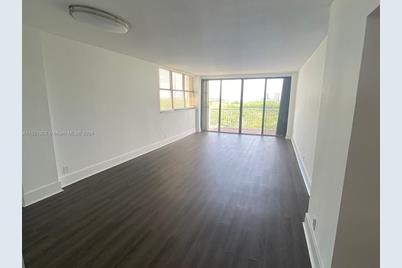 2450 NE 135th St #1012, North Miami, FL 33181 - Photo 17