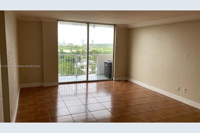 2000 NE 135th St #910, North Miami, FL 33181 - Photo 23