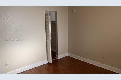 2000 NE 135th St #910, North Miami, FL 33181 - Photo 27