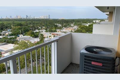 2000 NE 135th St #910, North Miami, FL 33181 - Photo 1