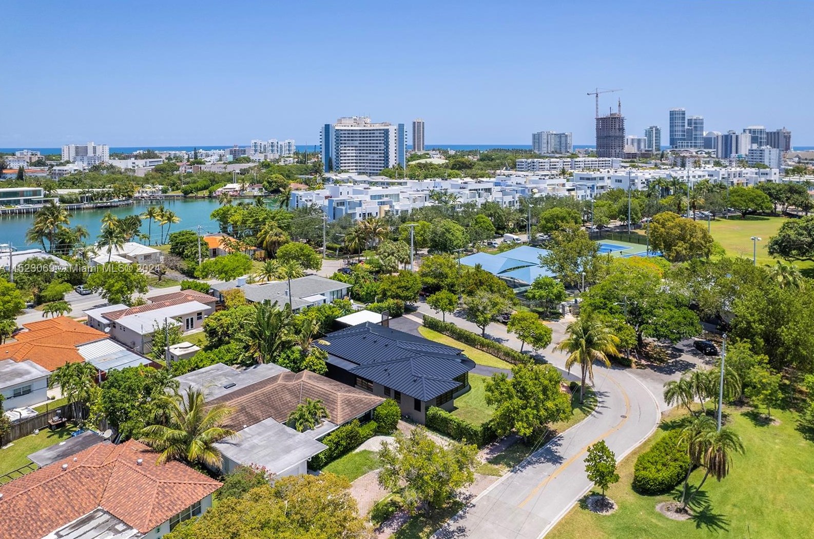 205 Fairway Dr, Miami FL exterior