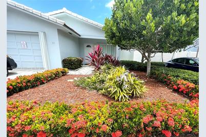 331 Desoto St, Hollywood, FL 33019 - Photo 1