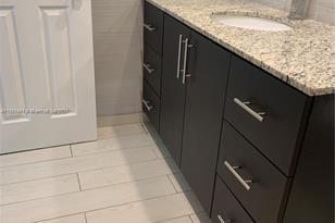 947 Lenox Ave., Miami Beach, FL 33139 - Photo 9