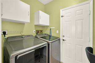 1870 SE 19th St - Photo 15