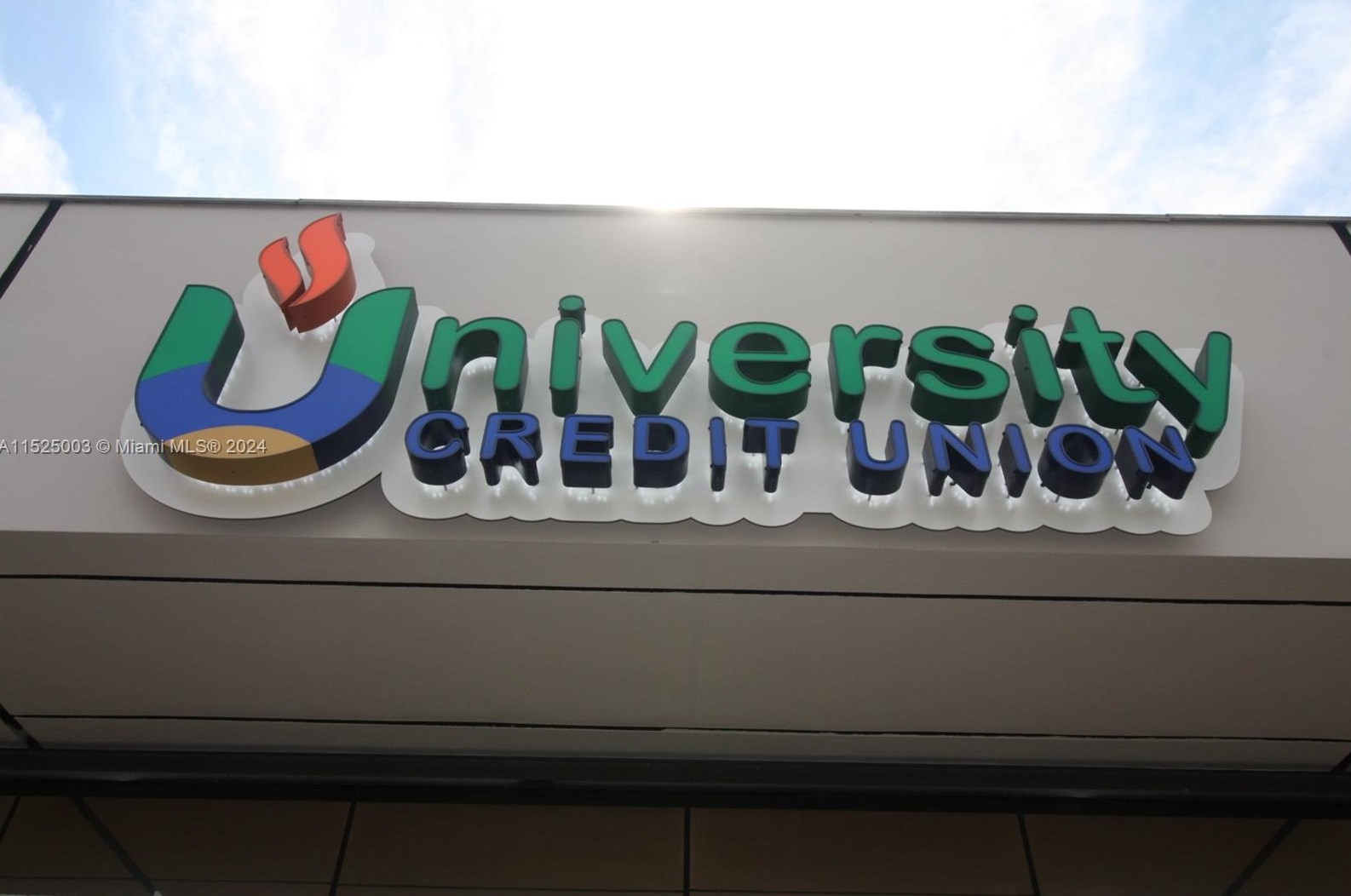 5900 58th Ter, Miami FL  33143-2219 exterior