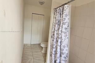 720 E 47th St - Photo 3