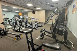 901 Colony Point Cir - Photo 3