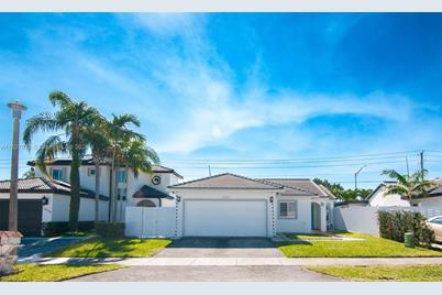 14250 SW 183rd Ter - Photo 1