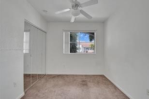 2733 SW 83rd Ave - Photo 9