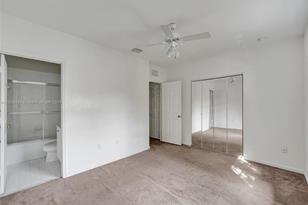2733 SW 83rd Ave - Photo 13