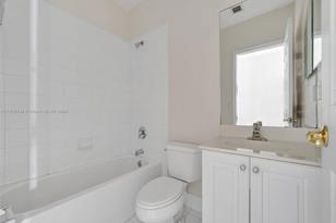 2733 SW 83rd Ave - Photo 11