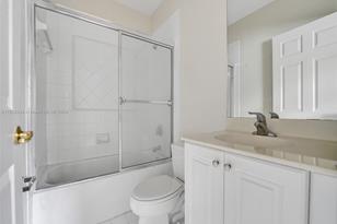 2733 SW 83rd Ave - Photo 15