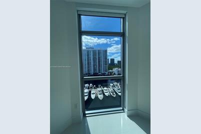 [Address not provided], North Miami Beach, FL 33160 - Photo 19