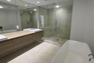 [Address not provided], North Miami Beach, FL 33160 - Photo 27