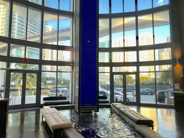 690 1st Ct, Miami FL  33130-2934 exterior