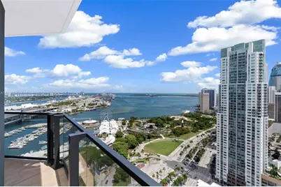 398 NE 5th St #3813, Miami, FL 33132 - Photo 11