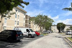 1875 W 56th St #103, Hialeah, FL 33012