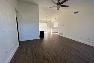 11520 NW 31st Pl, Sunrise, FL 33323 - Photo 11