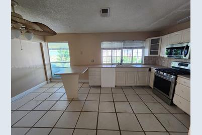 10551 Sunset Strip, Sunrise, FL 33322 - Photo 9