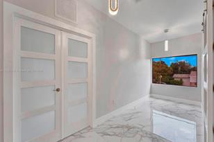 4702 NW 10th Ave - Photo 5