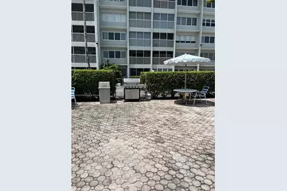 329 SE 3rd St #402P, Hallandale Beach, FL 33009 - Photo 35