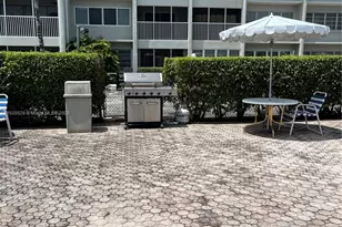 329 SE 3rd St, Hallandale Beach, FL 33009 - Photo 35