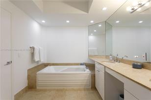 4779 Collins Ave - Photo 11
