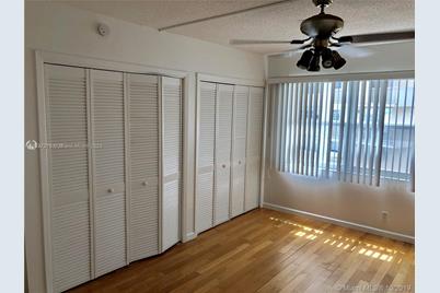 121 Golden Isles Dr #407, Hallandale Beach, FL 33009 - Photo 21