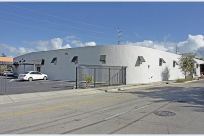 1515 NW 22nd St - Photo 1