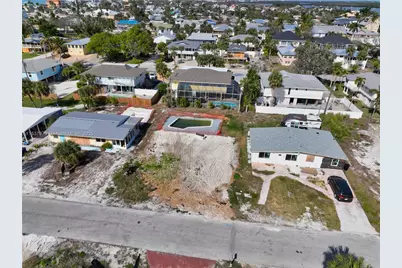 161 Hibiscus Dr, Fort Myers, FL 33931 - Photo 3