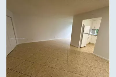 17021 N Bay Rd #320-4, Sunny Isles Beach, FL 33160 - Photo 5