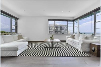 5255 Collins Ave #4G - Photo 1