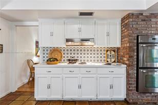 10130 SW 70th Ave, Pinecrest, FL 33156 - Photo 9