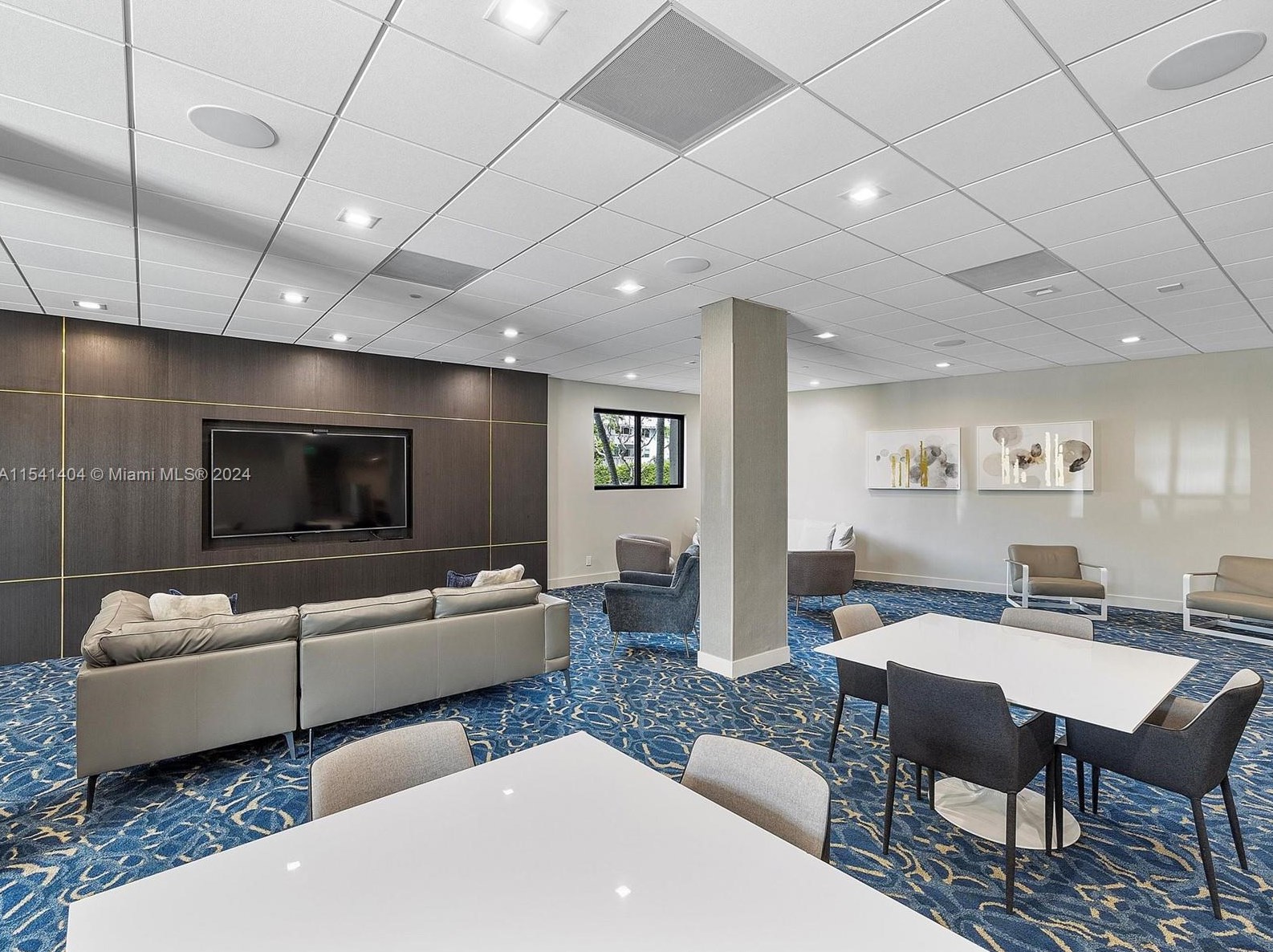 90 Edgewater Dr, Miami FL 33133-6942 exterior