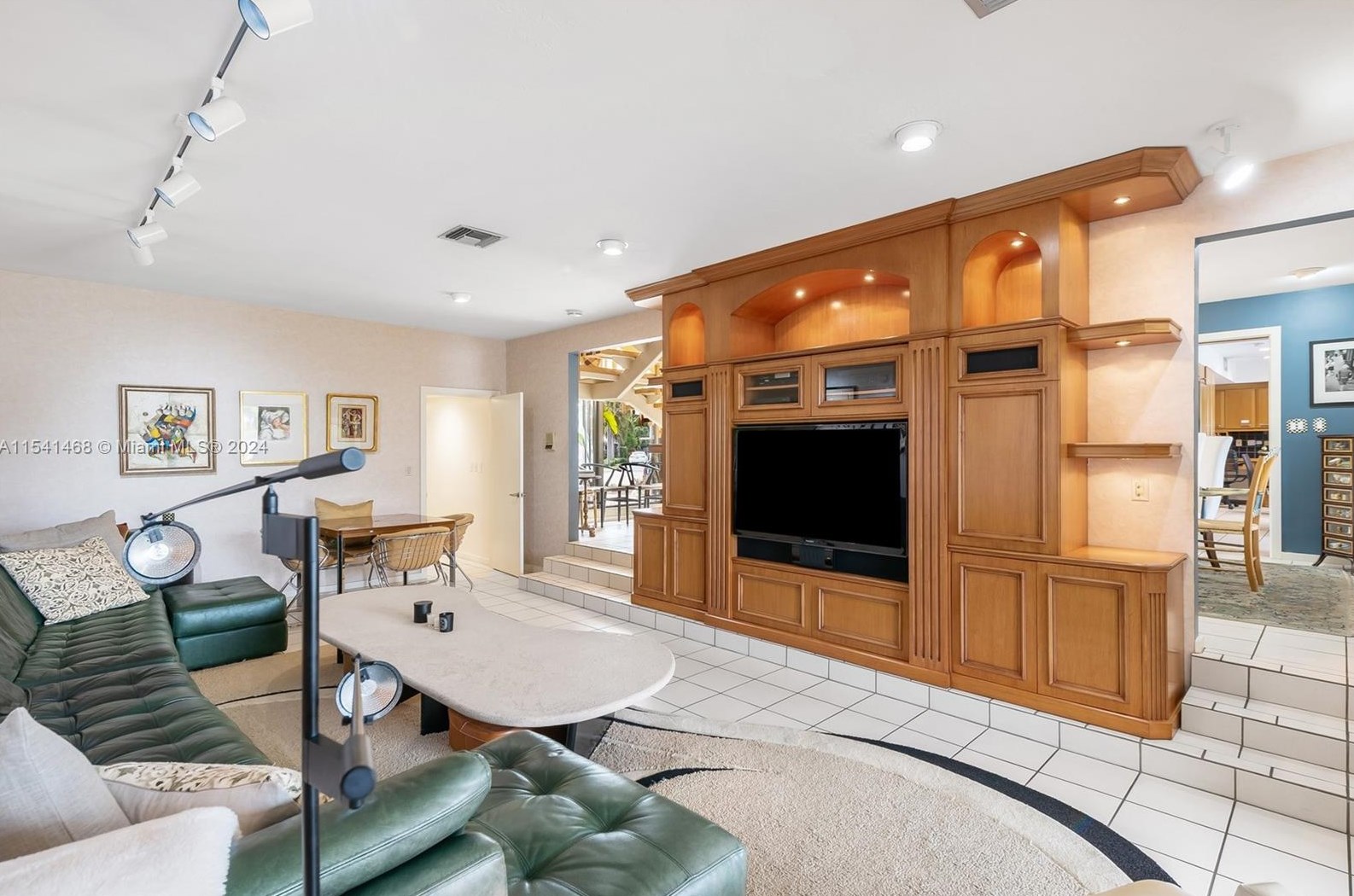 3071 35 St, Hollywood FL 33021-2627 exterior