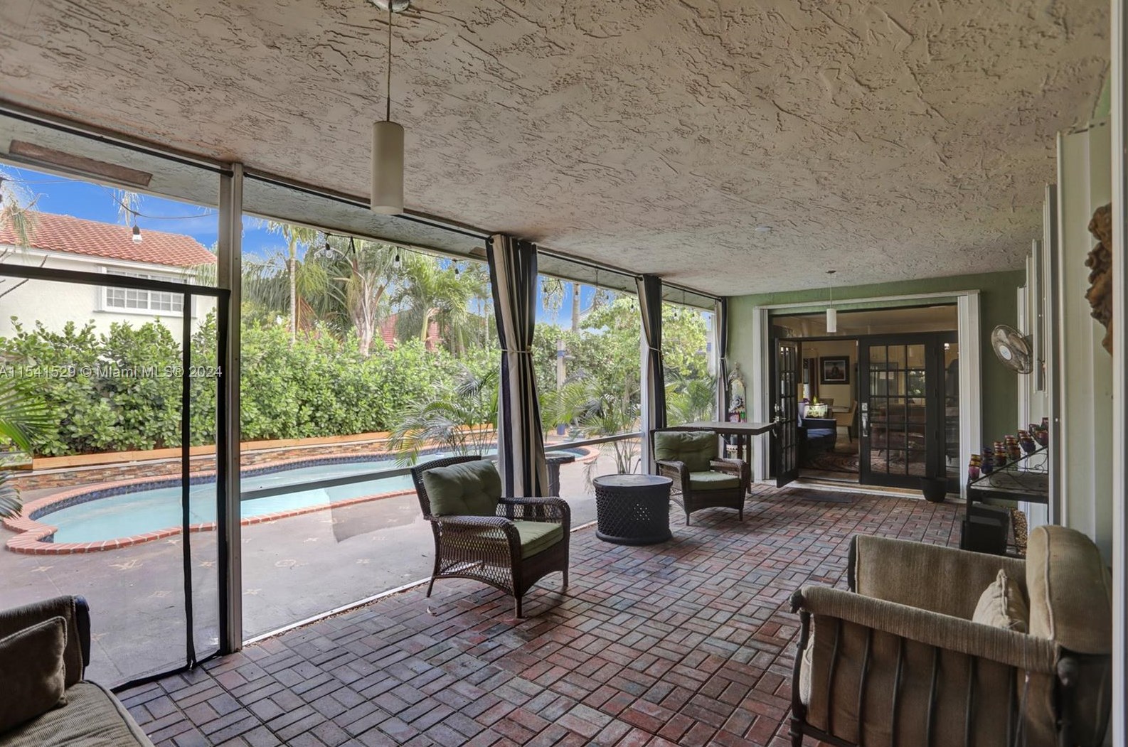 11011 161 Pl, Miami FL 33196-4272 exterior