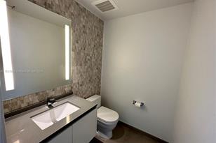 68 SE 6th St, Miami, FL 33131 - Photo 15