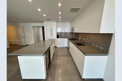 68 SE 6th St #2707, Miami, FL 33131 - Photo 9