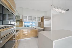 2020 N Bayshore Dr - Photo 3