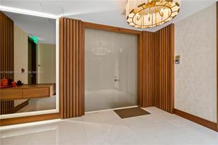 18975 Collins Ave - Photo 9