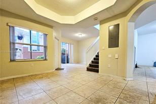 10651 Sw 7th St #1807, Hollywood, FL 33025