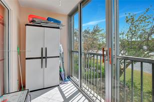 12900 SW 13th St - Photo 27